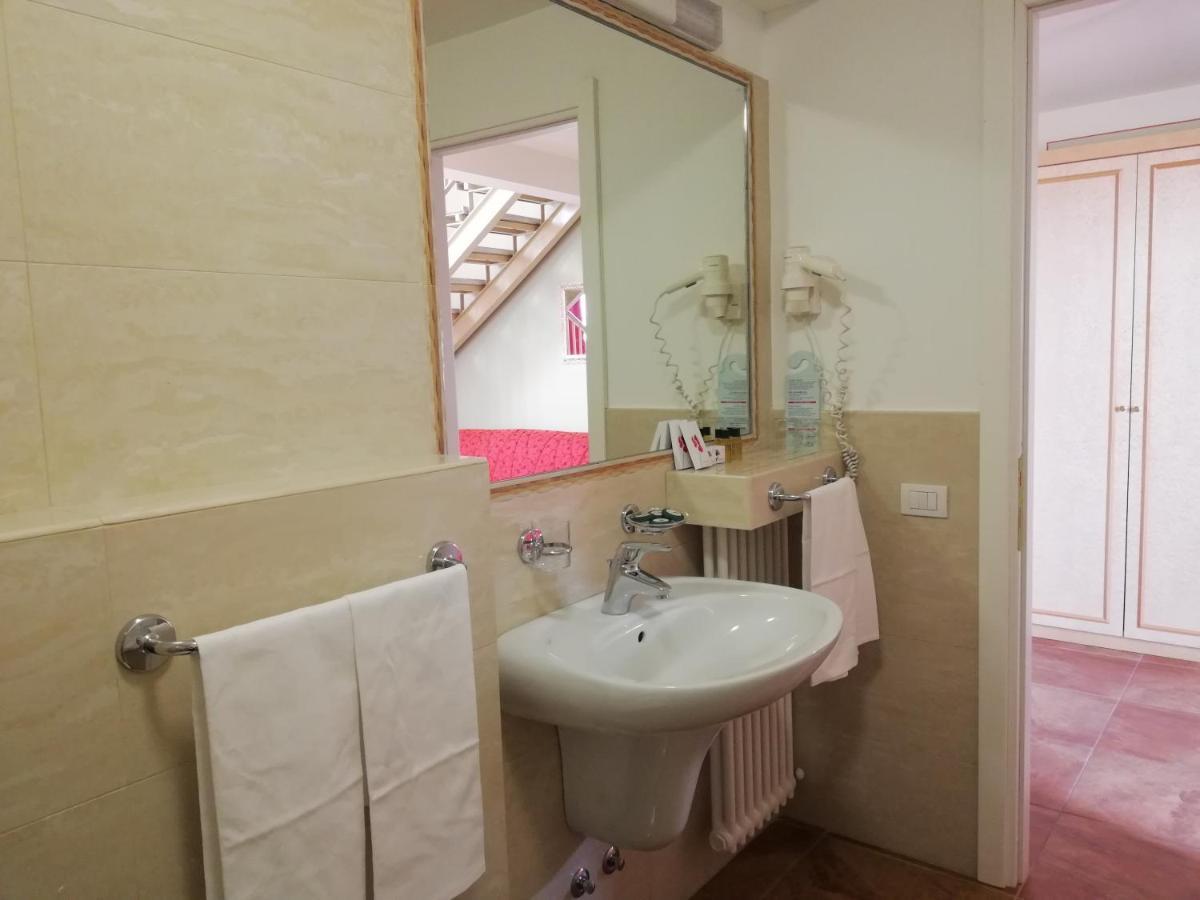 Hotel Belvedere Verbania Luaran gambar